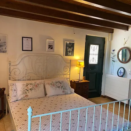 Daire Greek Tuscany Vasiliki's